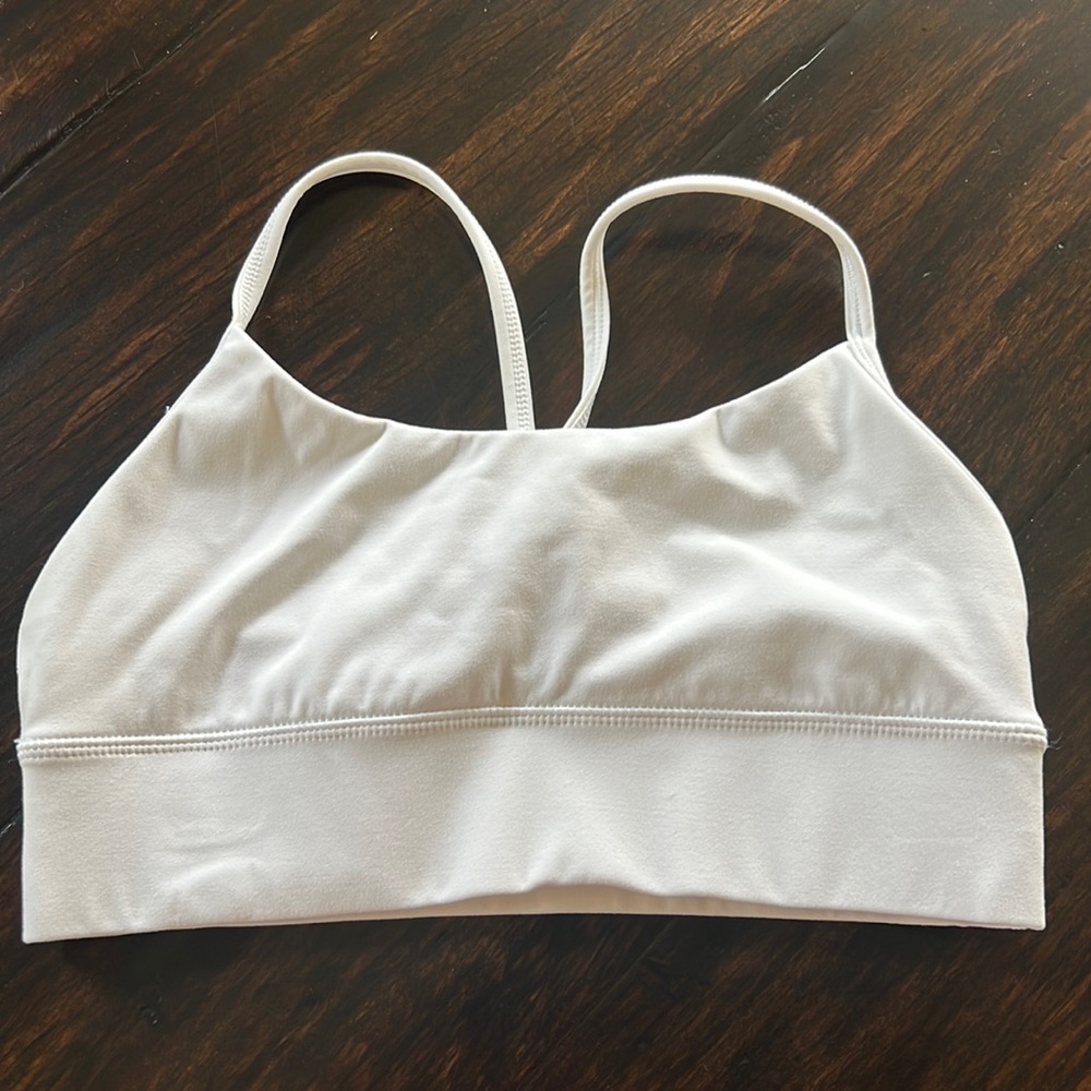 Álaki White Sports Bra Size Small